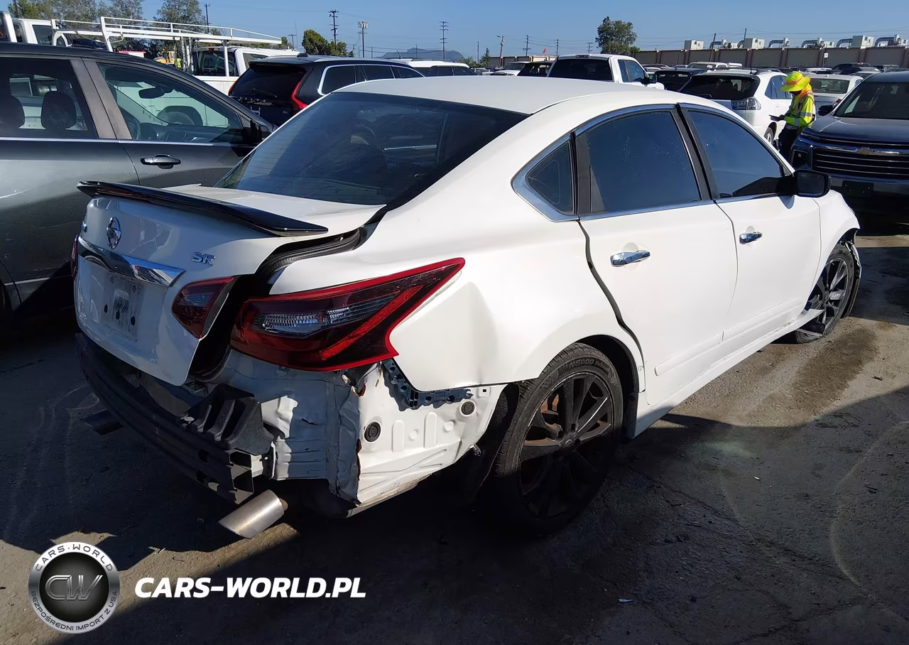 2017 Nissan Altima 2.5 Sr VIN:1N4AL3AP3HC199053 - 4