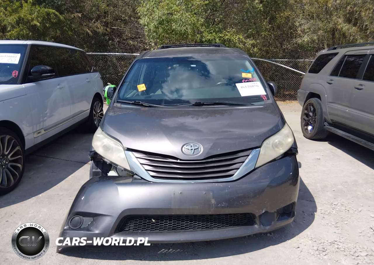 2015 Toyota Sienna Le 8 Passenger VIN:5TDKK3DC2FS553280 - 13