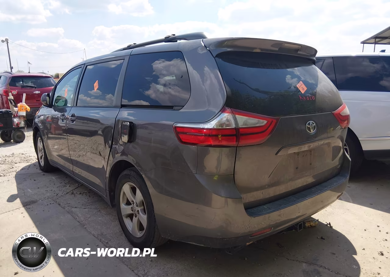 2015 Toyota Sienna Le 8 Passenger VIN:5TDKK3DC2FS553280 - 3