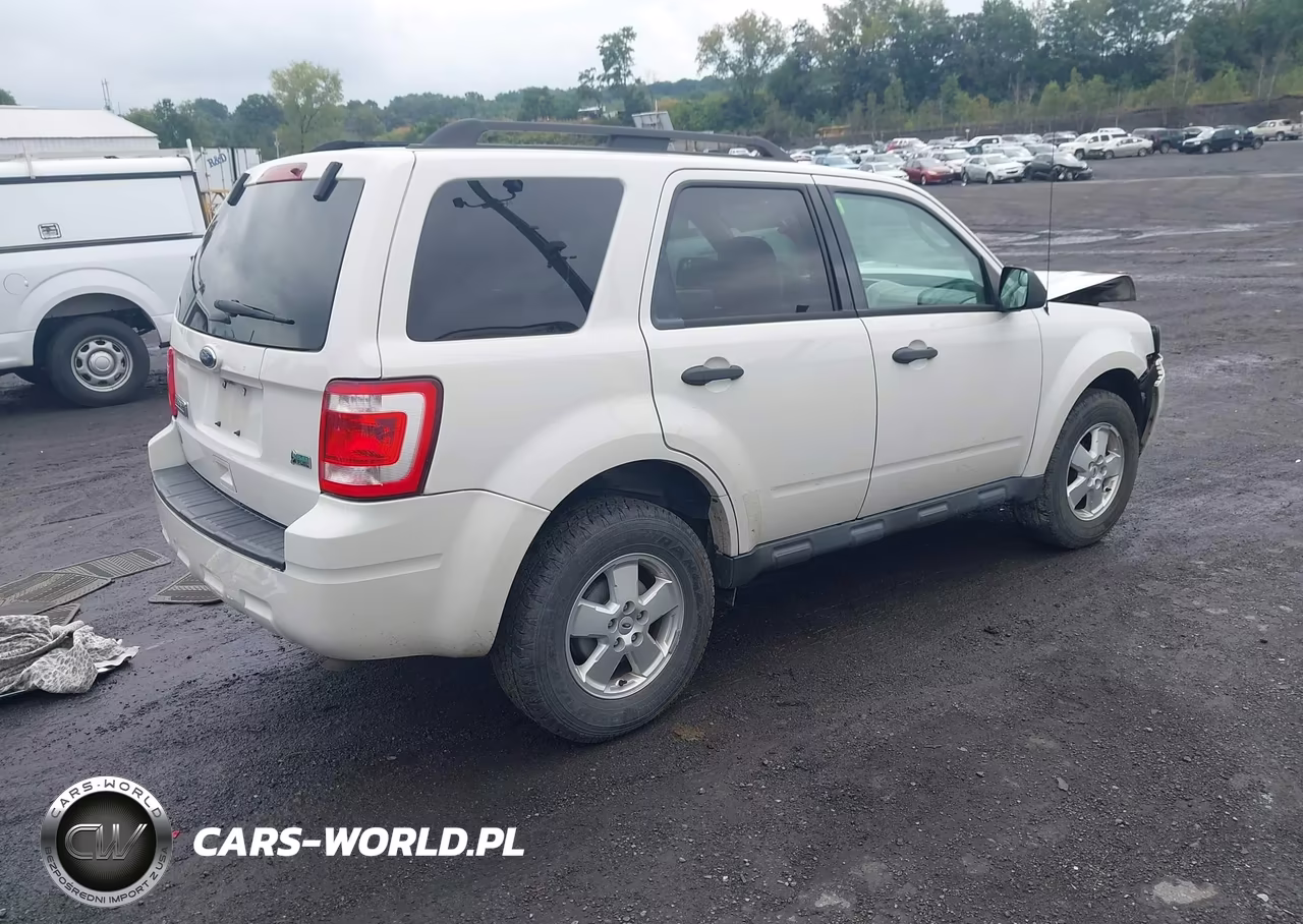 2012 Ford Escape Xlt VIN:1FMCU9DG1CKA70673 - 4
