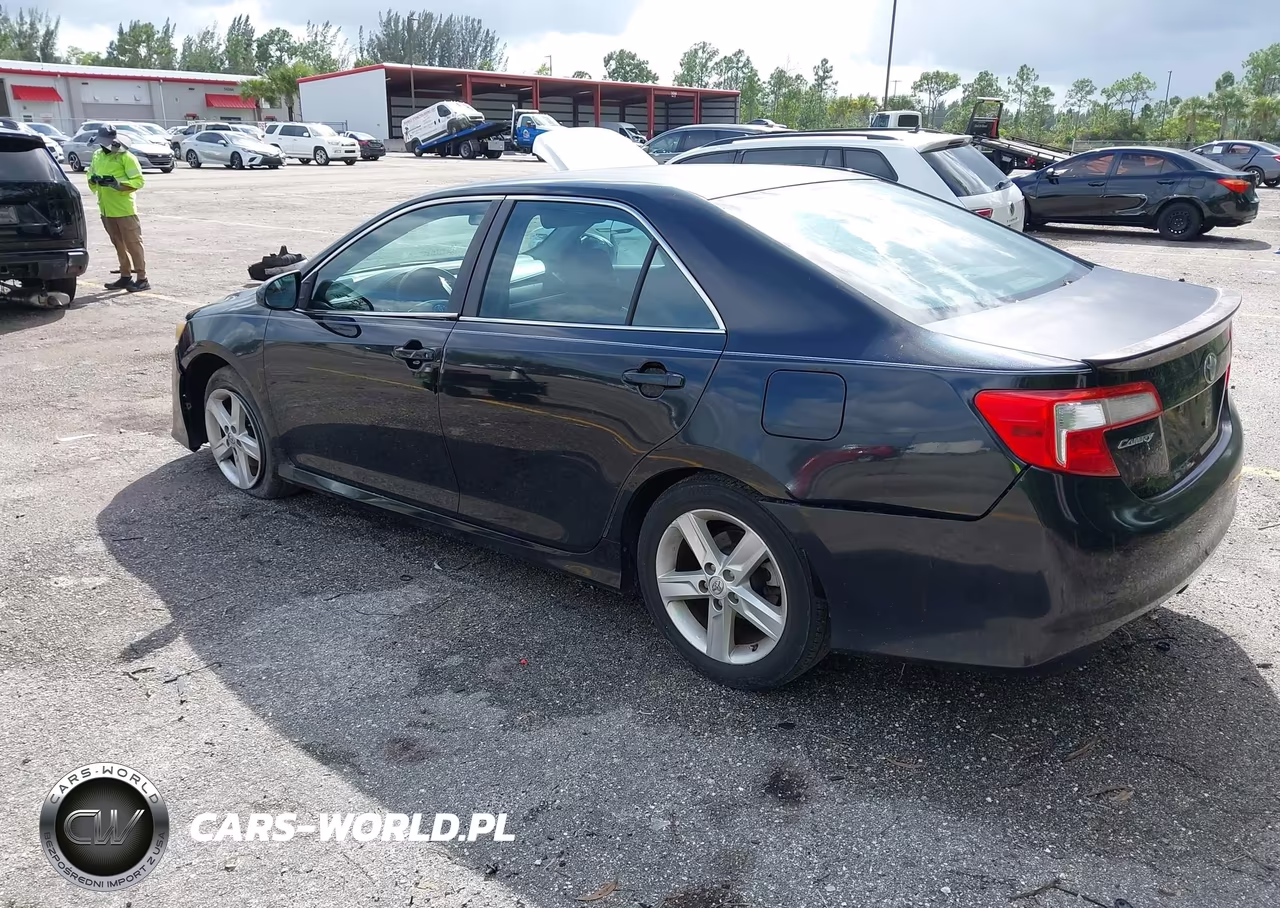 2014 Toyota Camry Se VIN:4T1BF1FK0EU375727 - 3