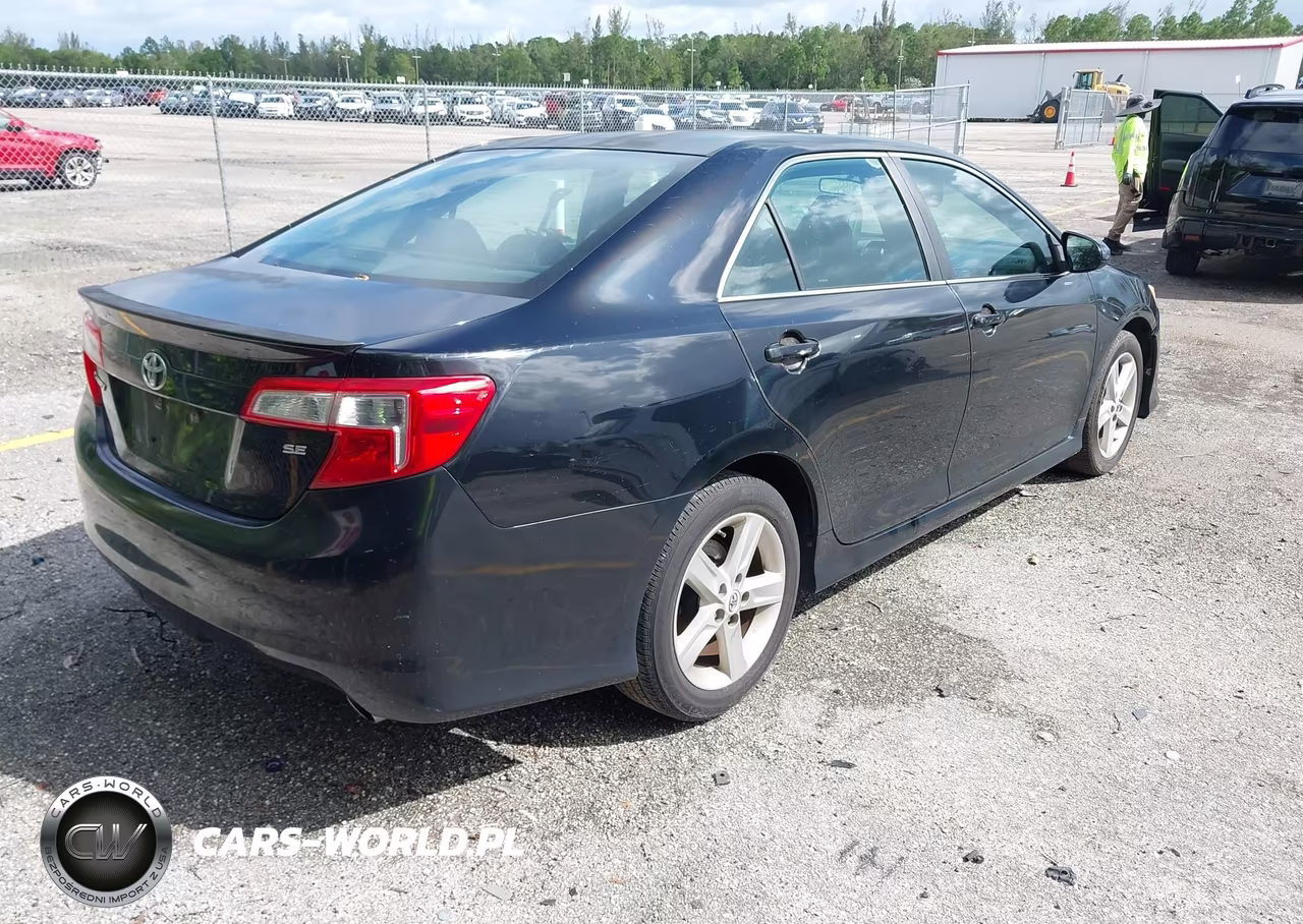 2014 Toyota Camry Se VIN:4T1BF1FK0EU375727 - 4