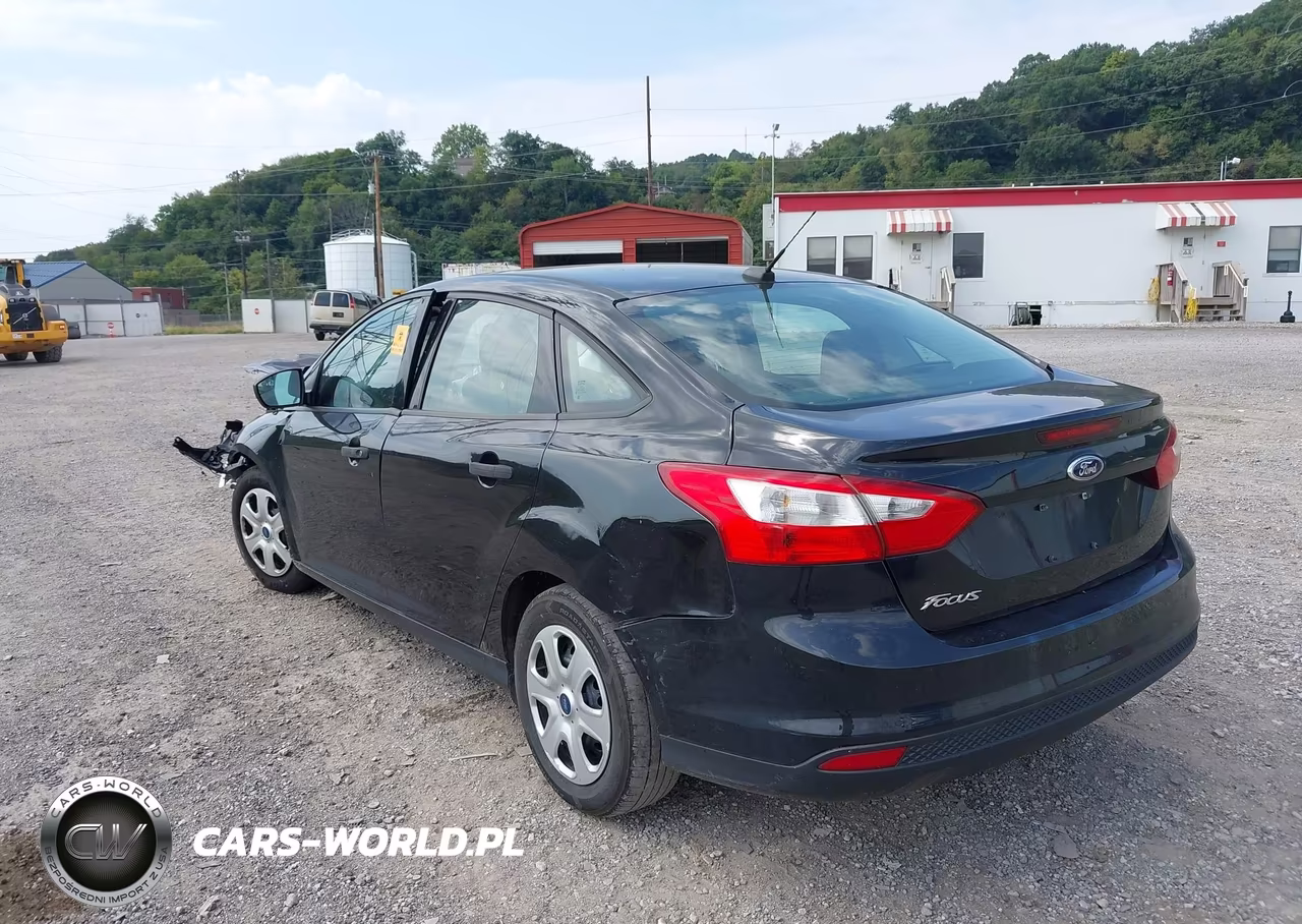 2012 Ford Focus S VIN:1FAHP3E23CL446548 - 3
