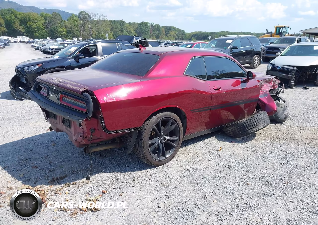 2018 Dodge Challenger Sxt Plus VIN:2C3CDZAG6JH318207 - 4