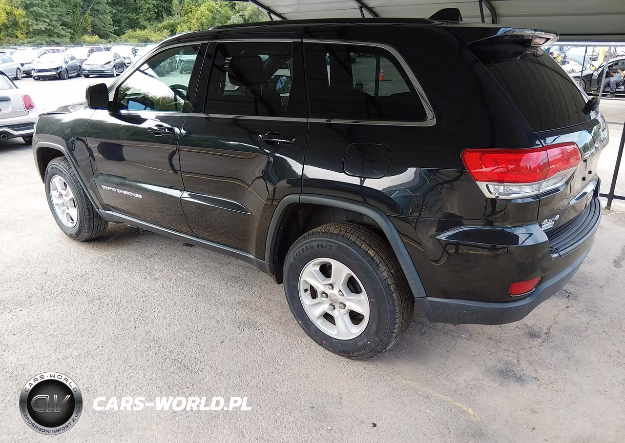 2016 Jeep Grand Cherokee Laredo VIN:1C4RJFAG4GC379452 - 3