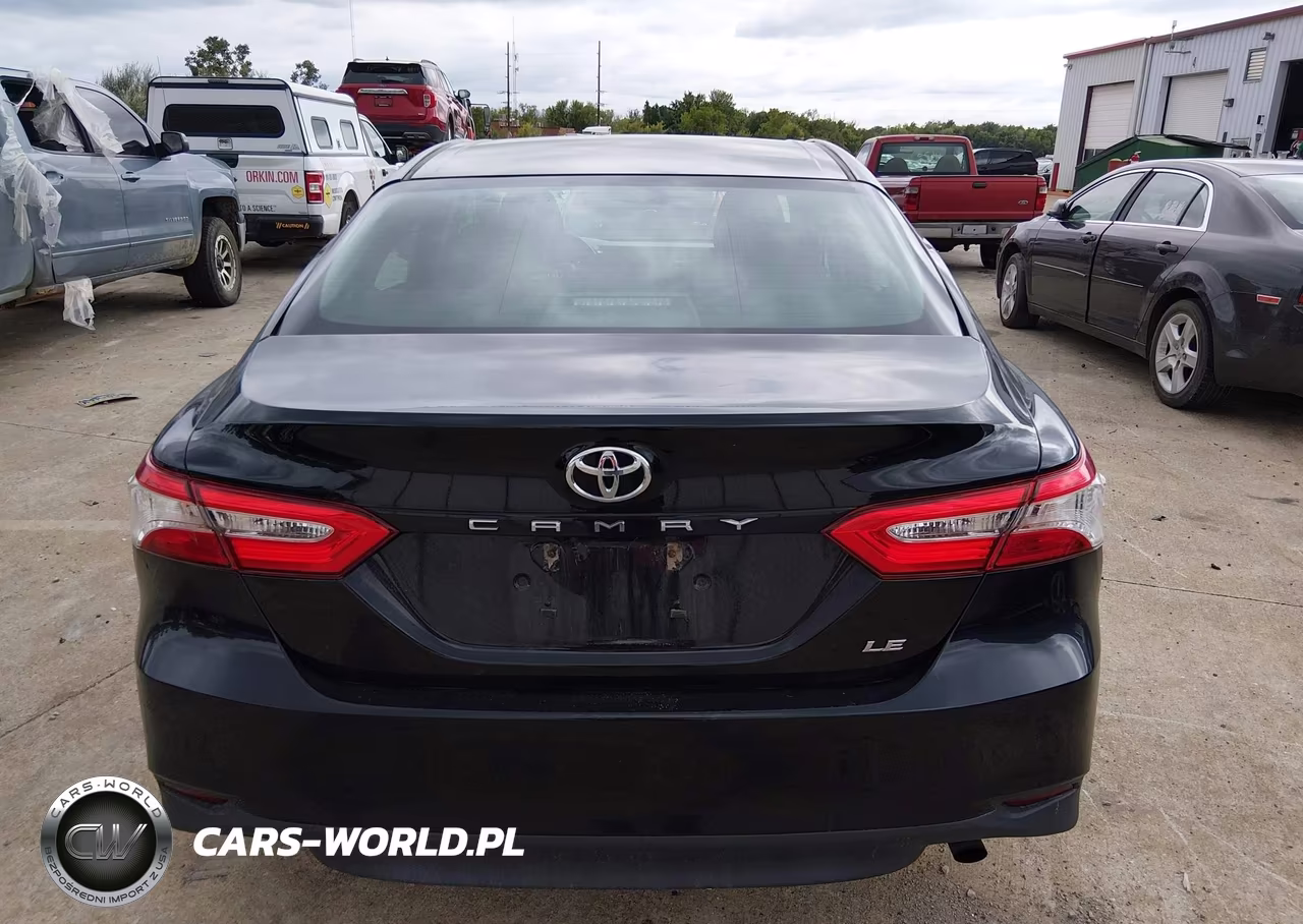 2018 Toyota Camry Le VIN:4T1B11HK4JU655138 - 15