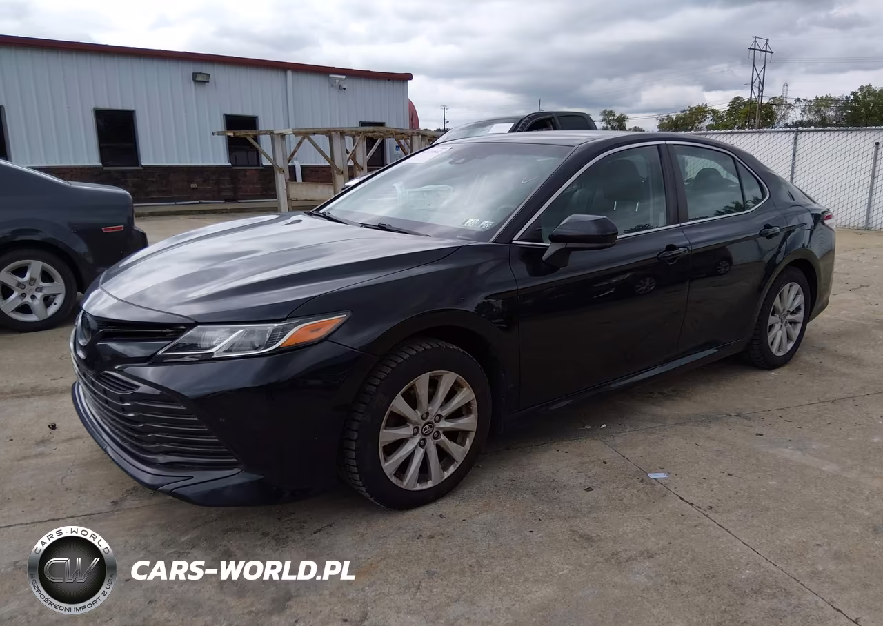 2018 Toyota Camry Le VIN:4T1B11HK4JU655138 - 2