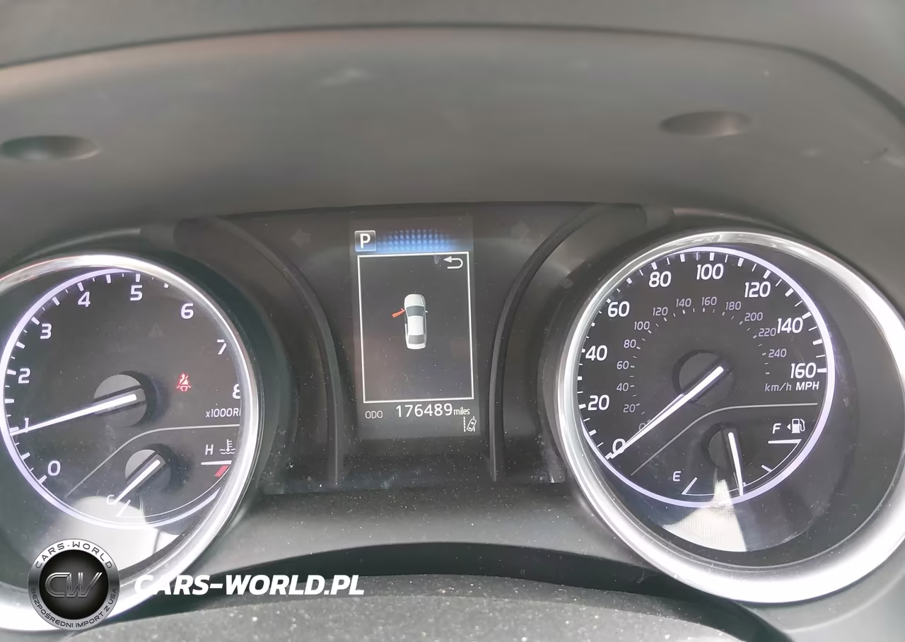 2018 Toyota Camry Le VIN:4T1B11HK4JU655138 - 7
