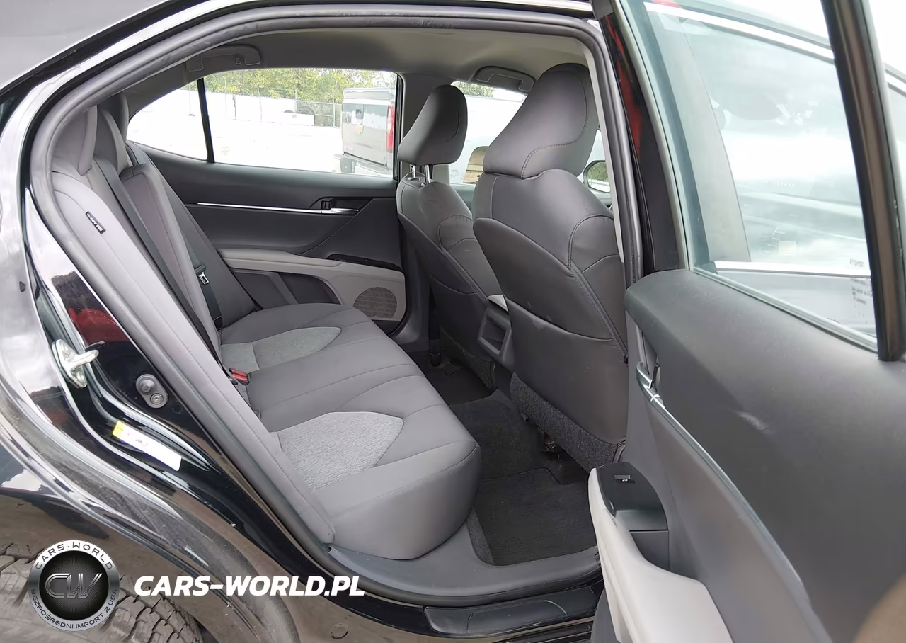 2018 Toyota Camry Le VIN:4T1B11HK4JU655138 - 8