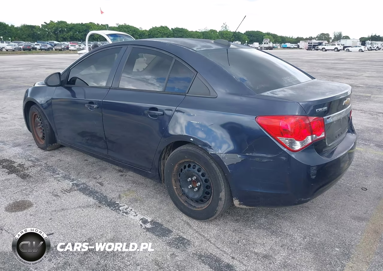 2015 Chevrolet Cruze Ls Auto VIN:1G1PA5SH4F7187165 - 3