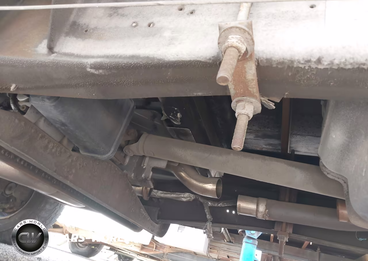 2003 Chevrolet Express Cutaway Base W-C7L-C7N VIN:1GBJG31U431187233 - 11