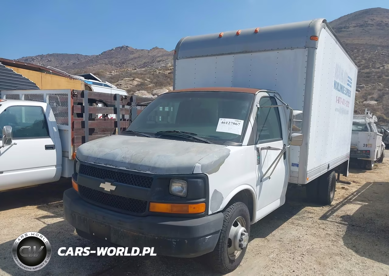 2003 Chevrolet Express Cutaway Base W-C7L-C7N VIN:1GBJG31U431187233 - 2
