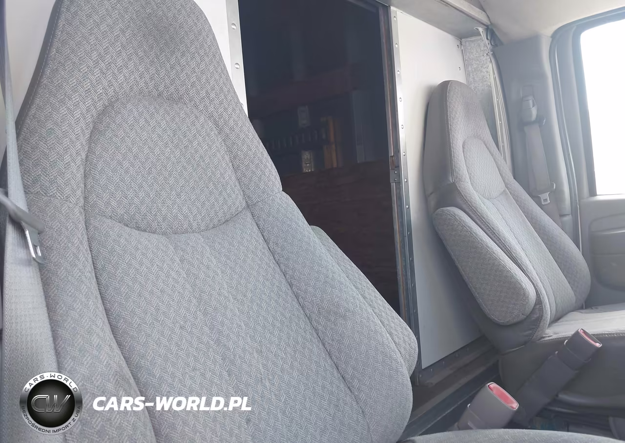 2003 Chevrolet Express Cutaway Base W-C7L-C7N VIN:1GBJG31U431187233 - 6