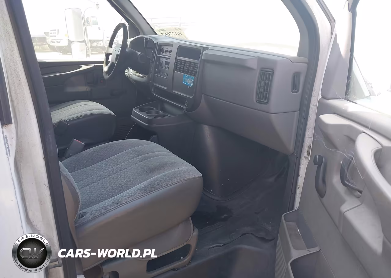 2003 Chevrolet Express Cutaway Base W-C7L-C7N VIN:1GBJG31U431187233 - 7