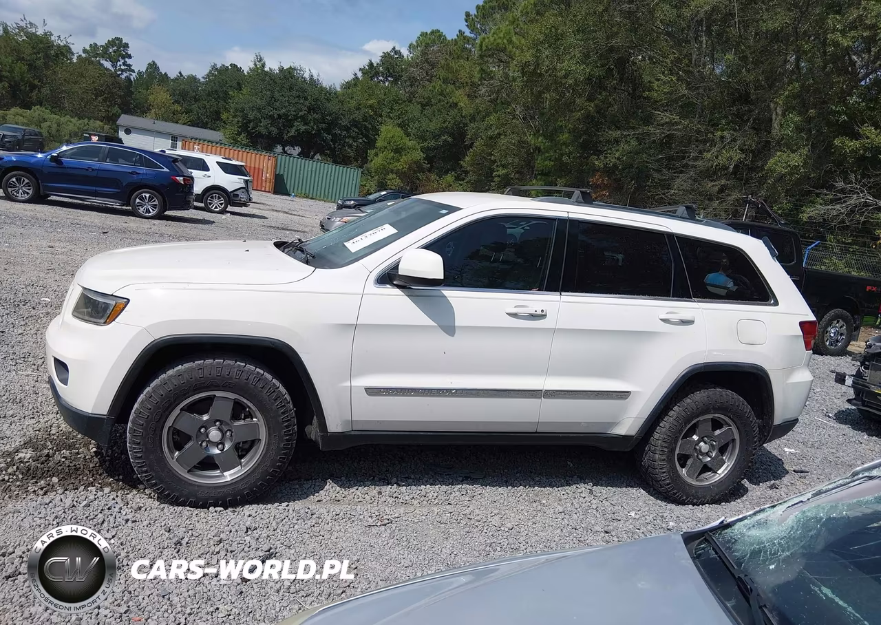 2012 Jeep Grand Cherokee Laredo VIN:1C4RJEAG4CC215607 - 13