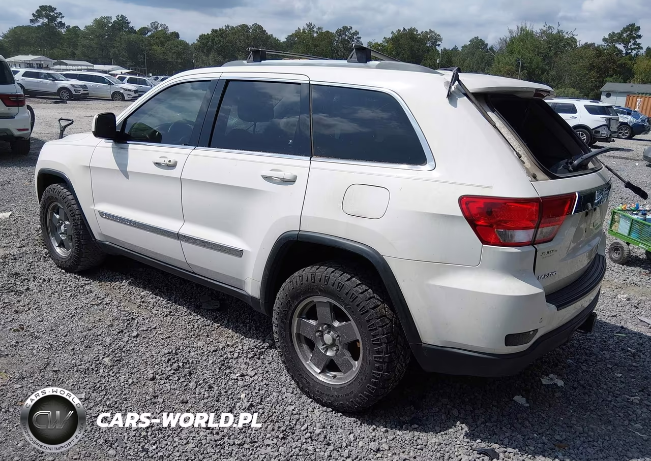 2012 Jeep Grand Cherokee Laredo VIN:1C4RJEAG4CC215607 - 3