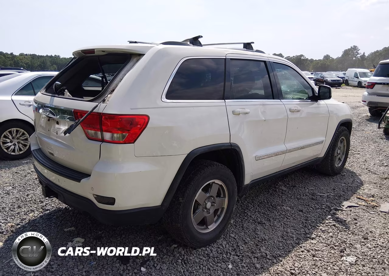 2012 Jeep Grand Cherokee Laredo VIN:1C4RJEAG4CC215607 - 4