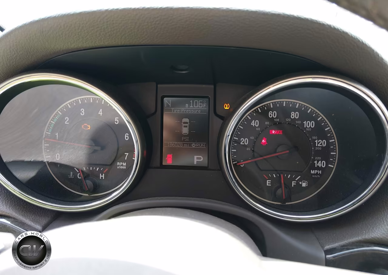 2012 Jeep Grand Cherokee Laredo VIN:1C4RJEAG4CC215607 - 7