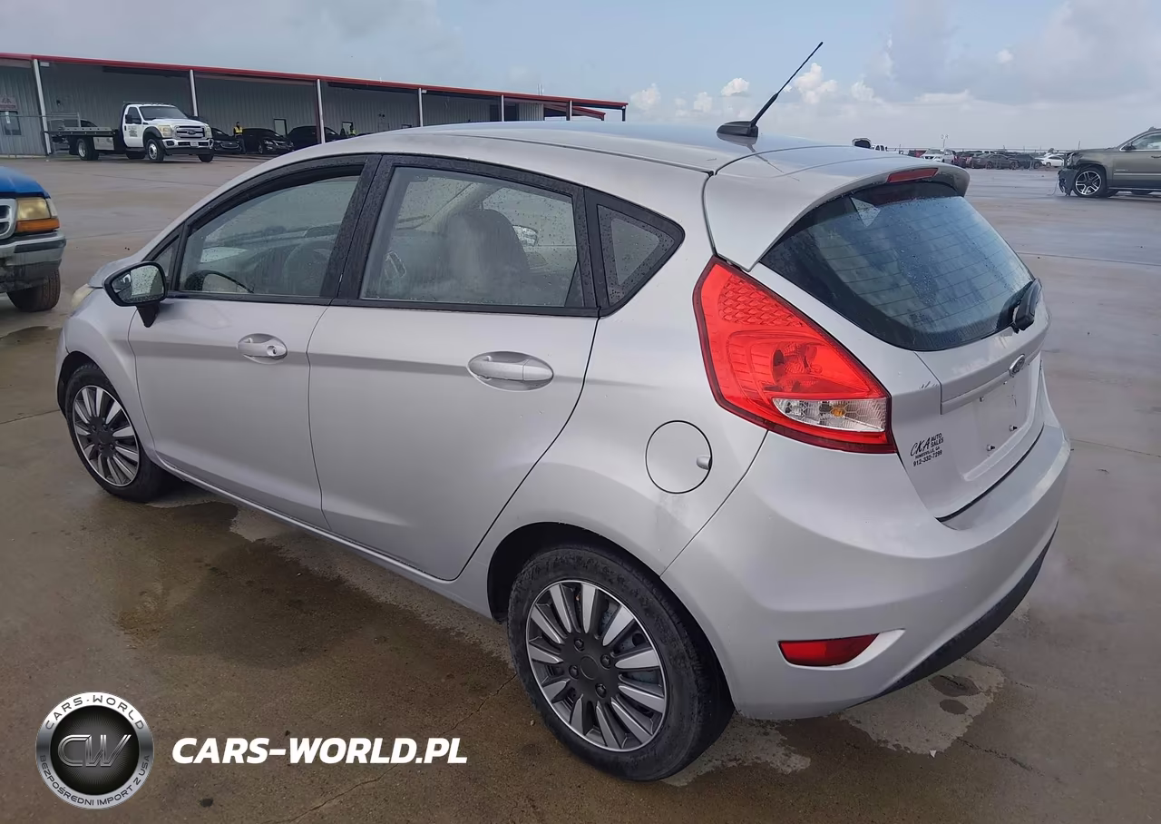 2013 Ford Fiesta S VIN:3FADP4TJXDM223728 - 3
