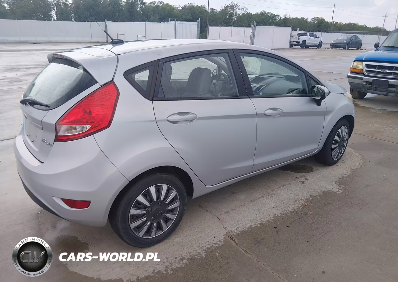 2013 Ford Fiesta S VIN:3FADP4TJXDM223728 - 4