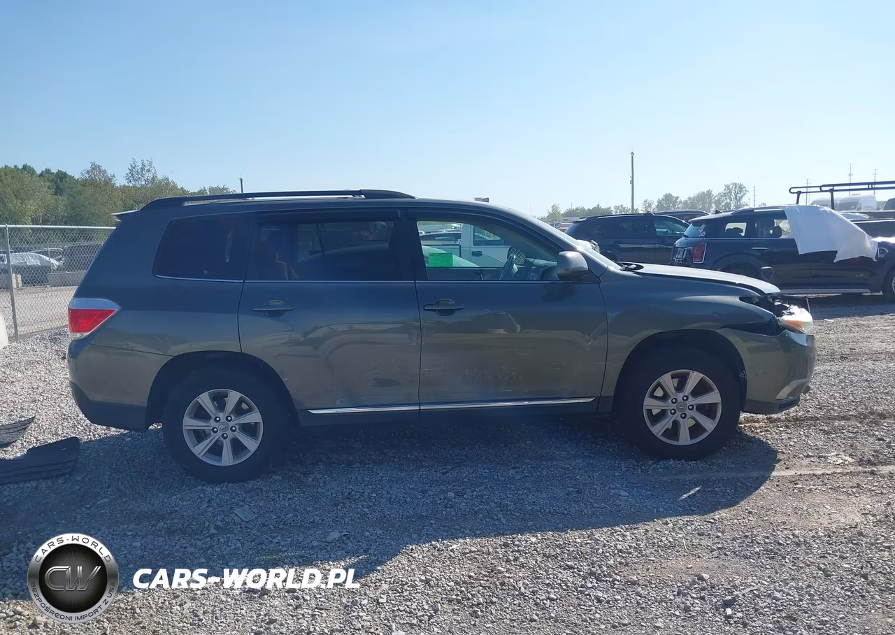 2013 Toyota Highlander Base Plus V6 VIN:5TDBK3EH1DS196438 - 13