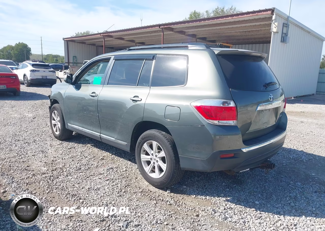 2013 Toyota Highlander Base Plus V6 VIN:5TDBK3EH1DS196438 - 3