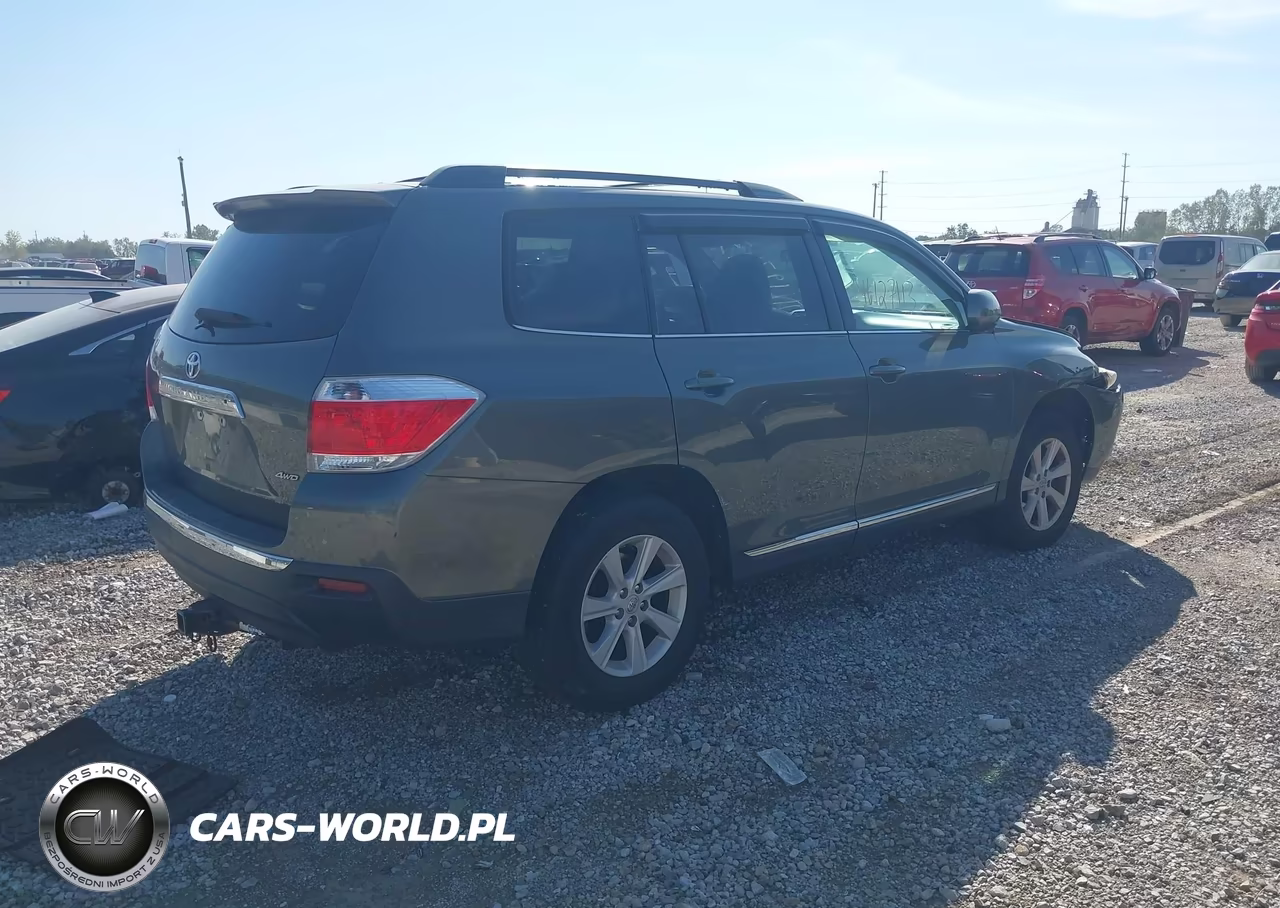 2013 Toyota Highlander Base Plus V6 VIN:5TDBK3EH1DS196438 - 4