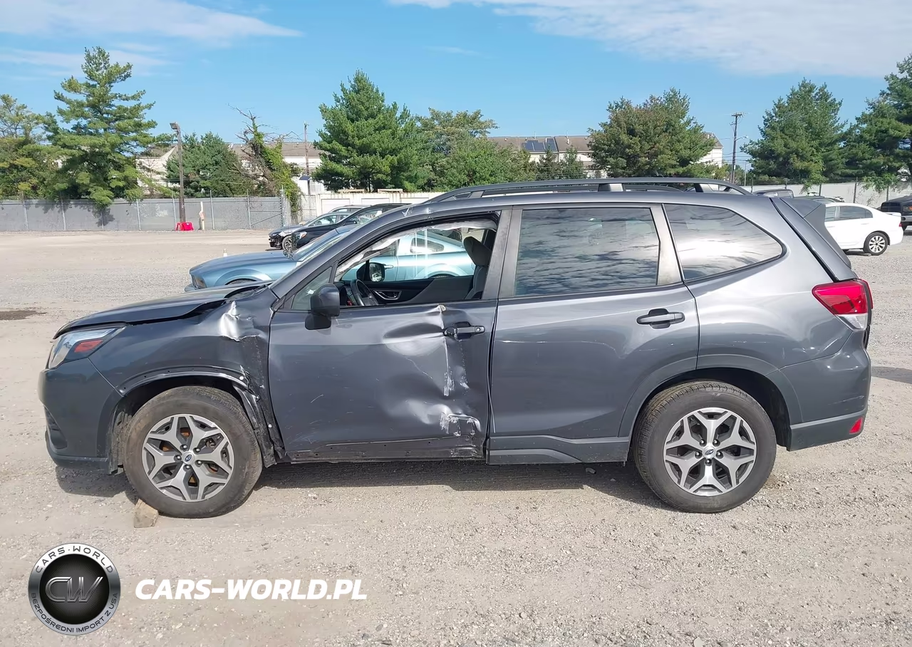 2022 Subaru Forester Premium VIN:JF2SKAEC4NH462776 - 14