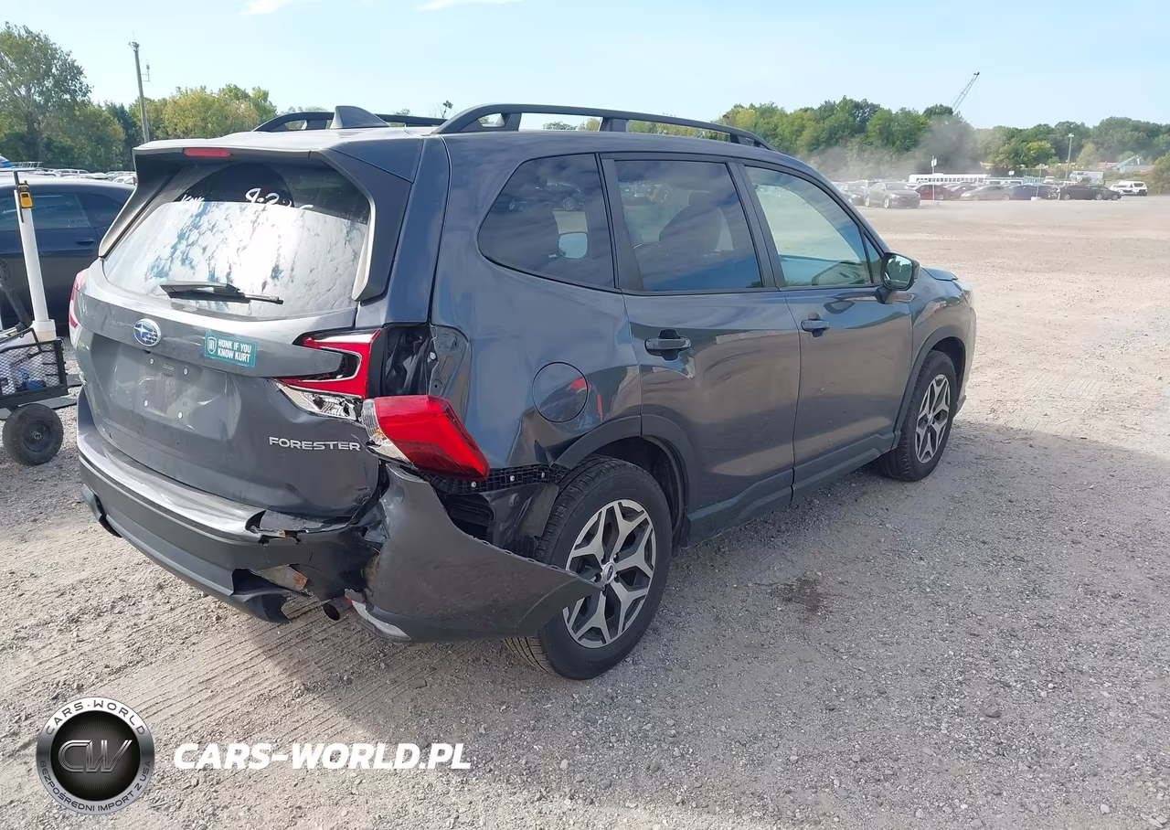2022 Subaru Forester Premium VIN:JF2SKAEC4NH462776 - 4