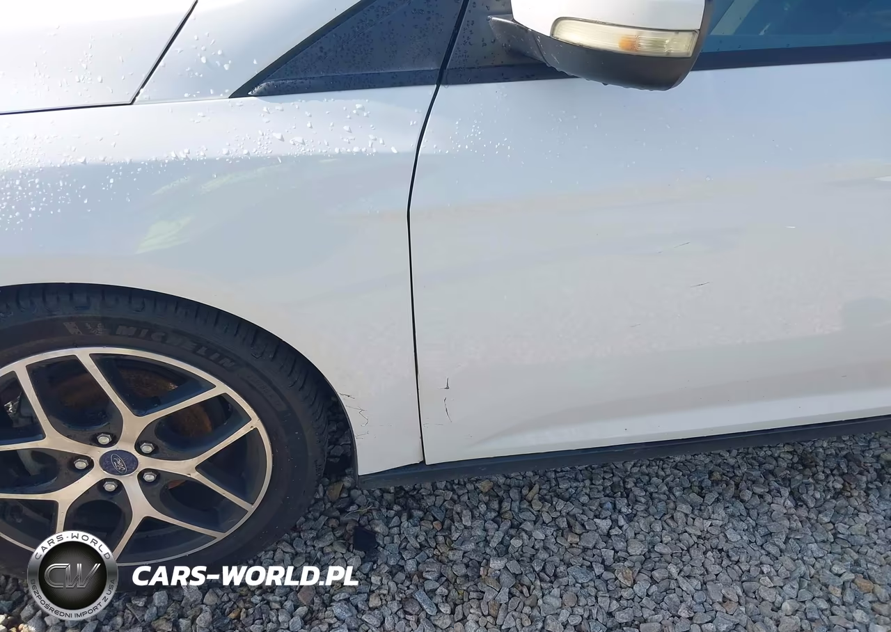 2017 Ford Focus Sel VIN:1FADP3H20HL256367 - 6