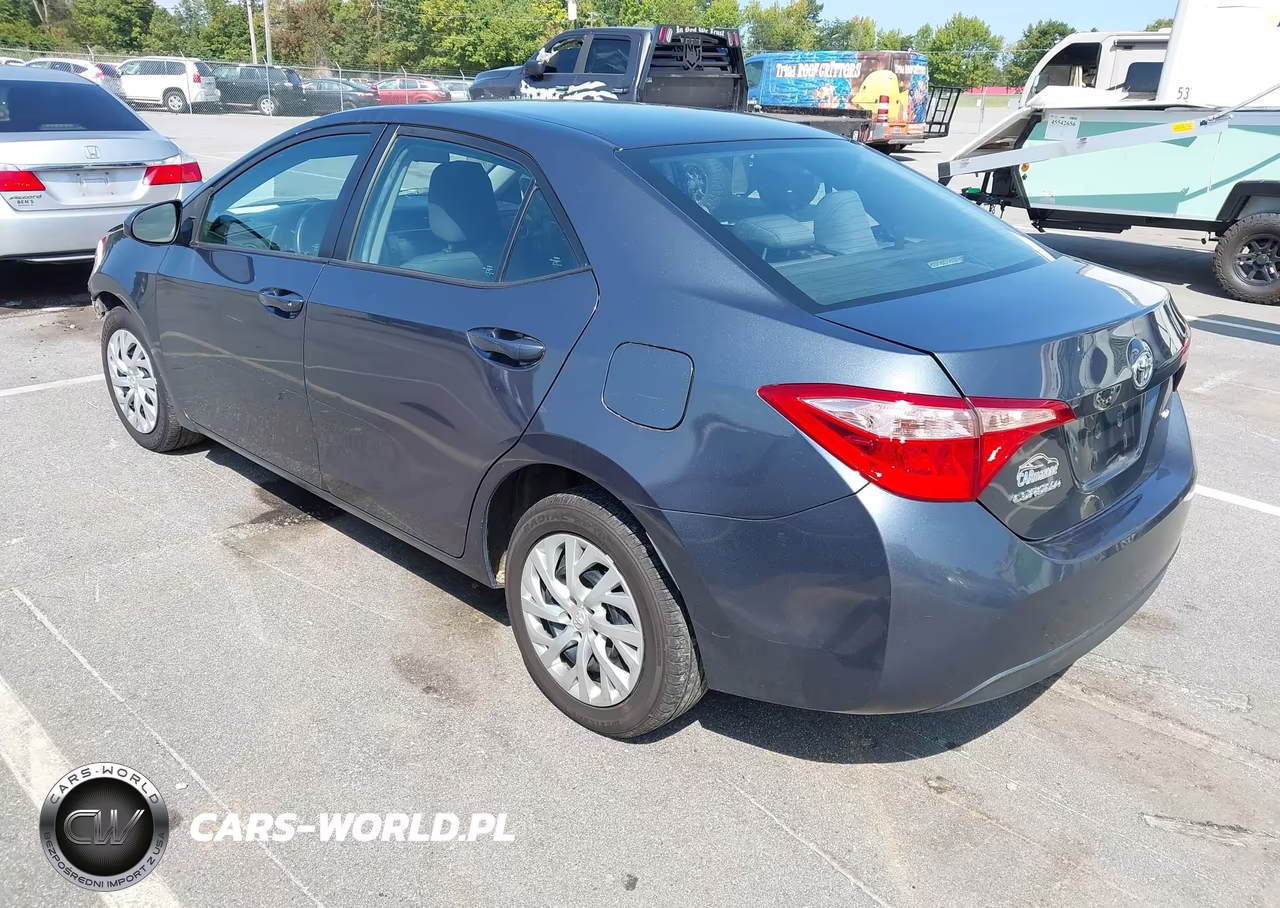2019 Toyota Corolla Le VIN:2T1BURHE6KC224559 - 3