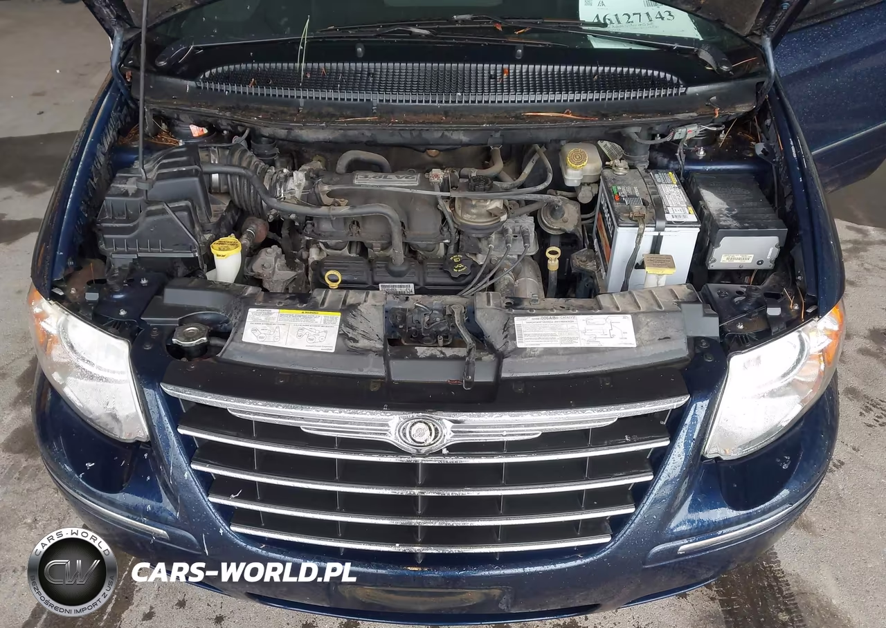 2005 Chrysler Town & Country Touring VIN:2C4GP54LX5R186767 - 10