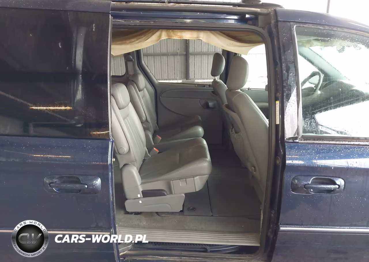 2005 Chrysler Town & Country Touring VIN:2C4GP54LX5R186767 - 8