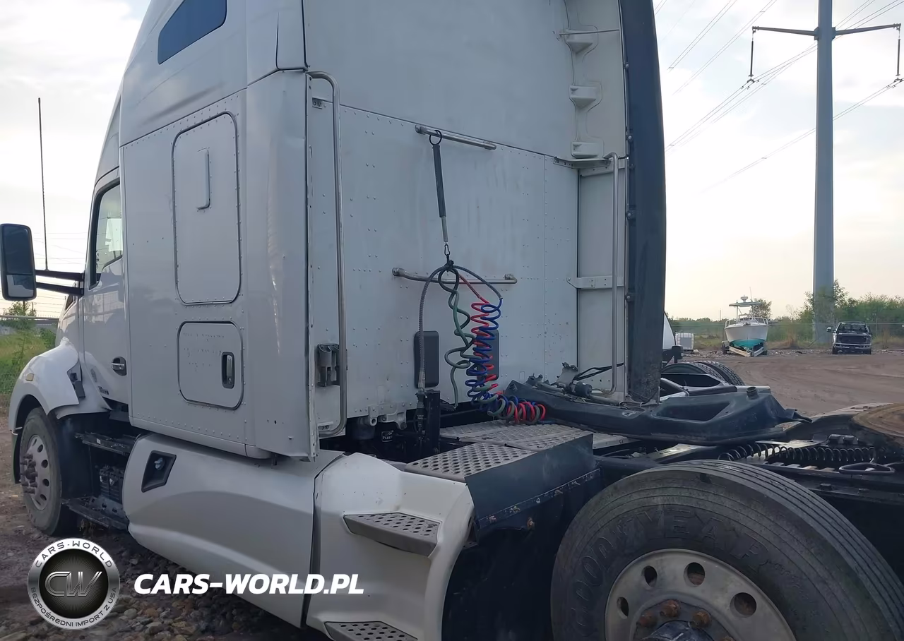 2017 Kenworth T680 VIN:1XKYDP9X0HJ169638 - 15