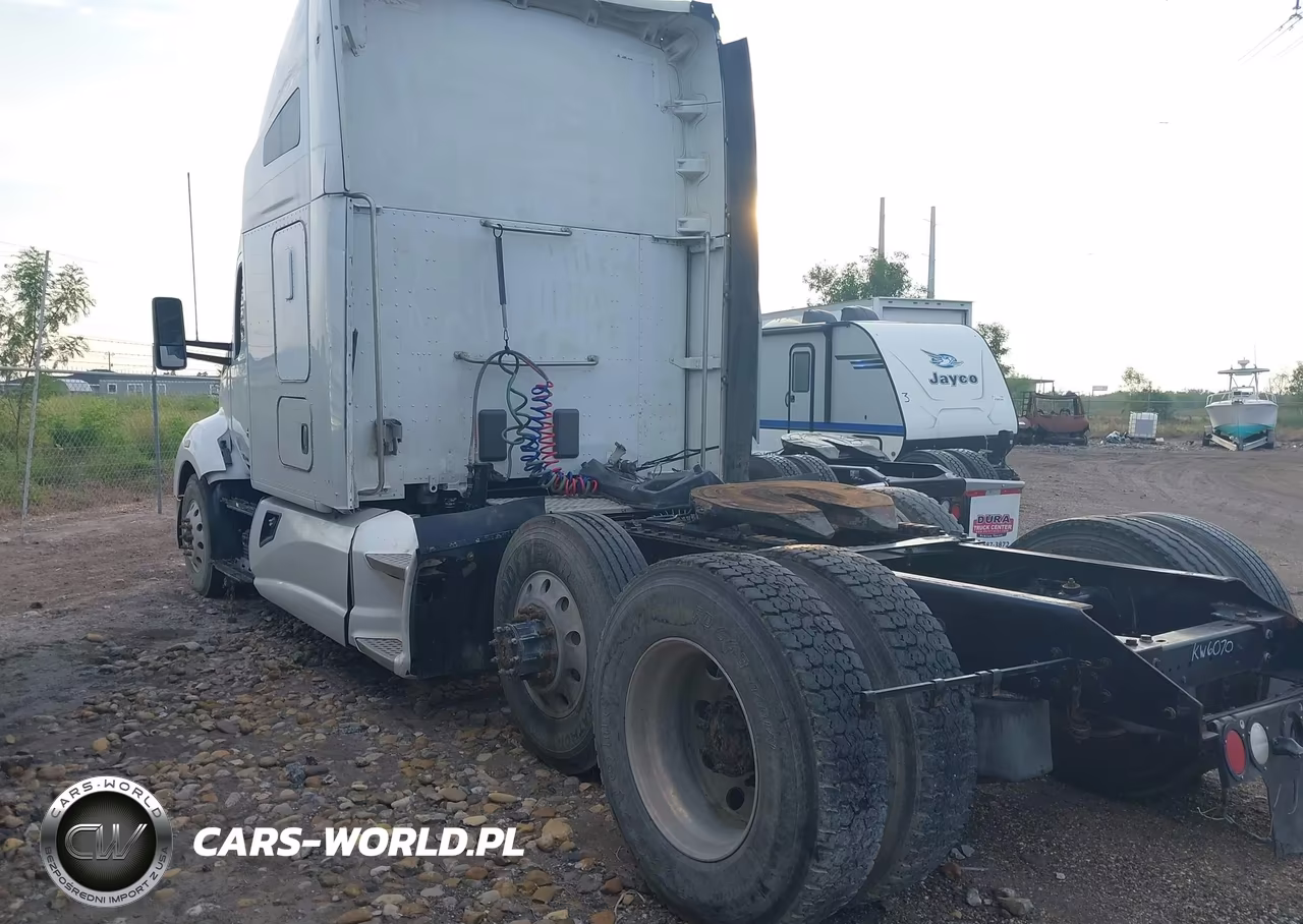 2017 Kenworth T680 VIN:1XKYDP9X0HJ169638 - 3