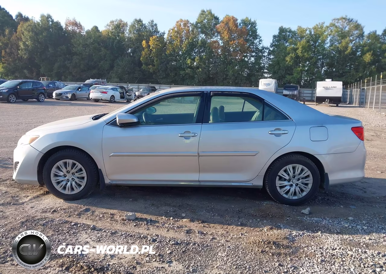 2014 Toyota Camry Le VIN:4T1BF1FK6EU430651 - 14