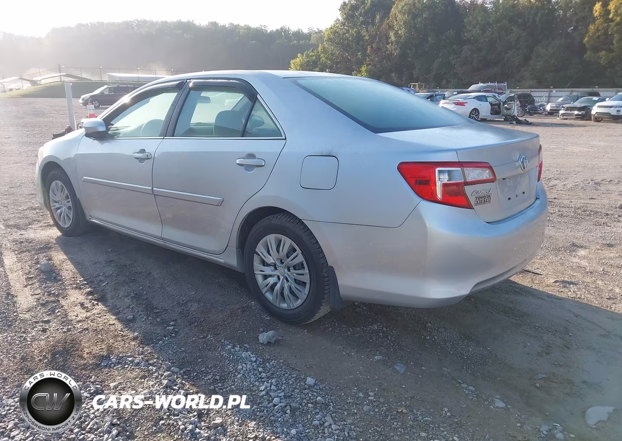 2014 Toyota Camry Le VIN:4T1BF1FK6EU430651 - 3
