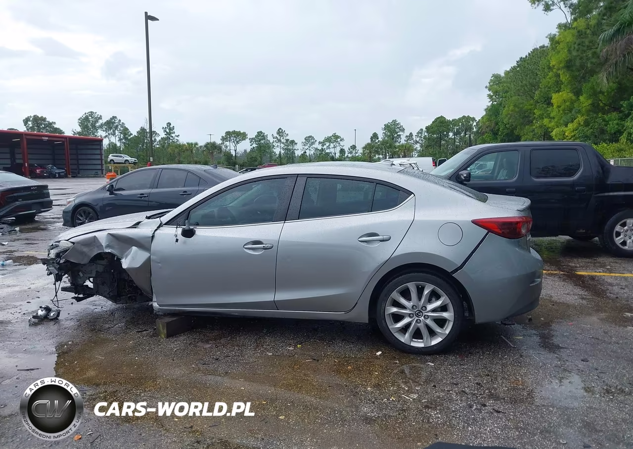 2015 Mazda Mazda3 S Grand Touring VIN:JM1BM1W35F1244928 - 13