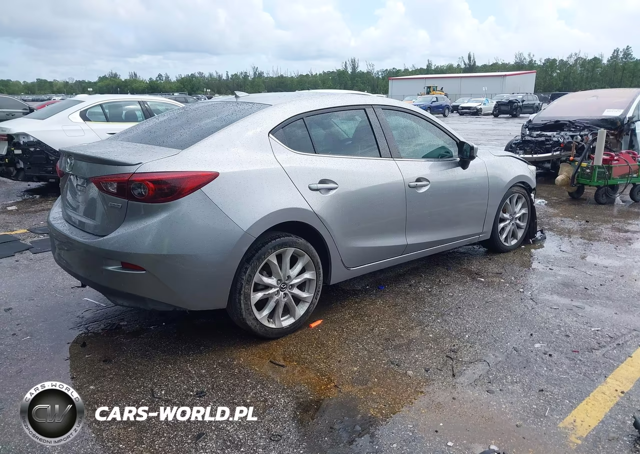 2015 Mazda Mazda3 S Grand Touring VIN:JM1BM1W35F1244928 - 4