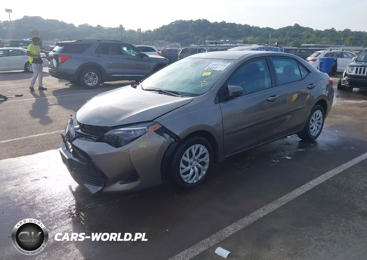 2017 Toyota Corolla Le VIN:5YFBURHE5HP657816 - 2