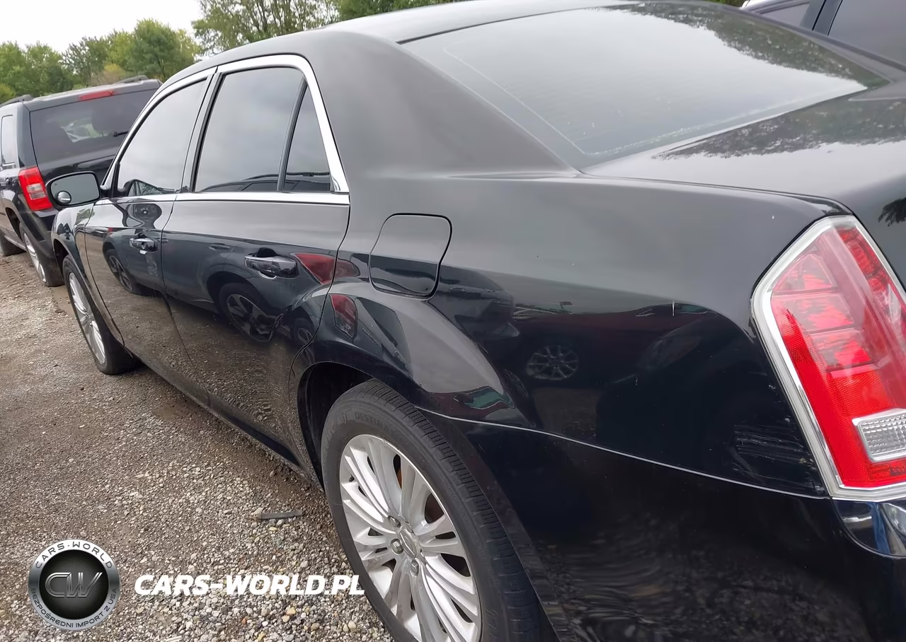 2014 Chrysler 300 VIN:2C3CCARG5EH201748 - 14