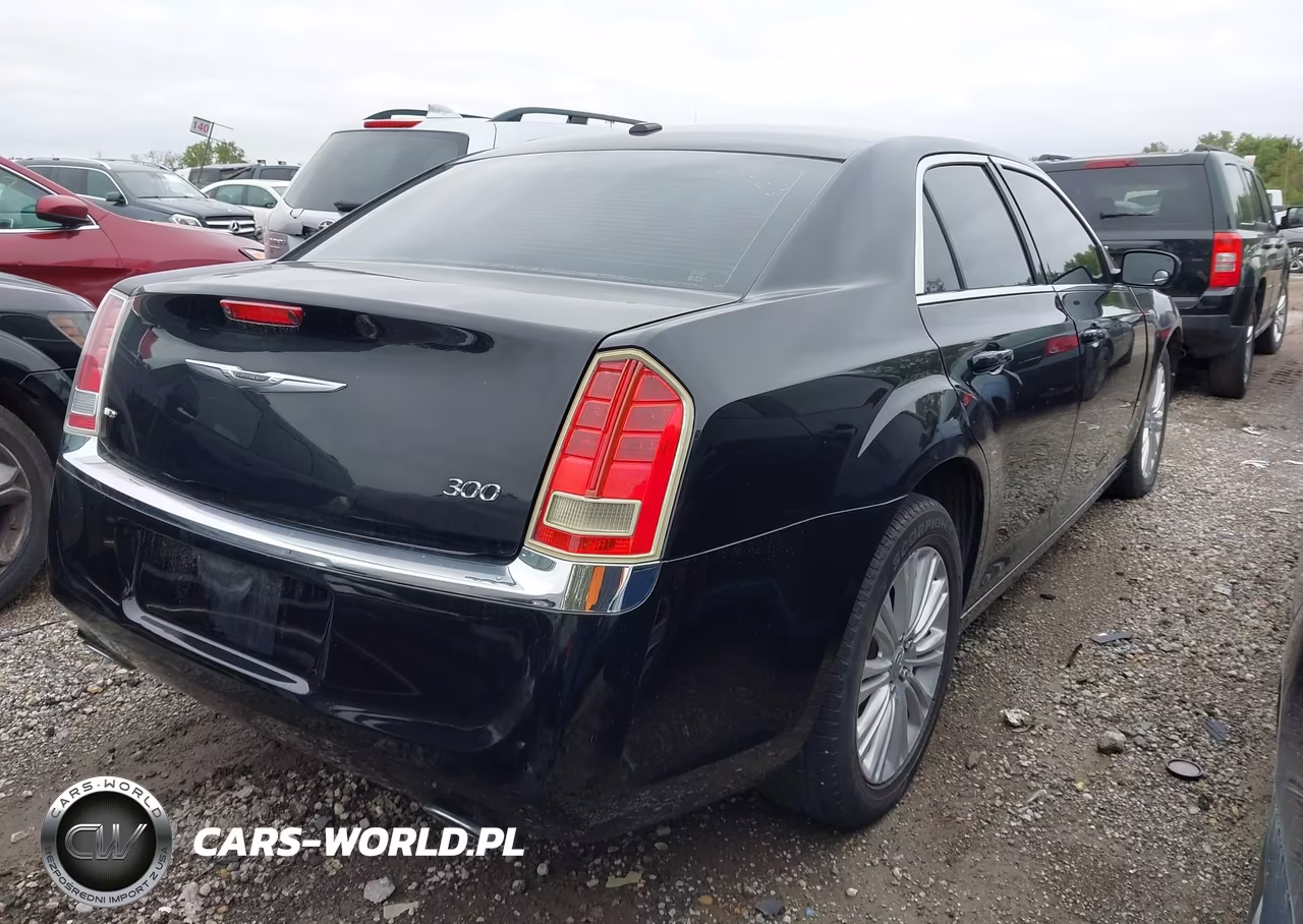 2014 Chrysler 300 VIN:2C3CCARG5EH201748 - 4