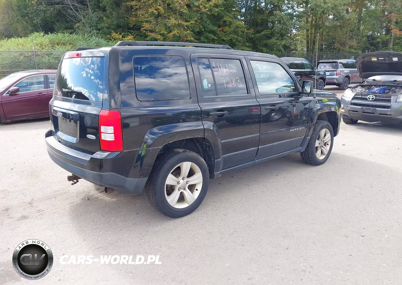 2014 Jeep Patriot Latitude VIN:1C4NJRFB8ED693688 - 4