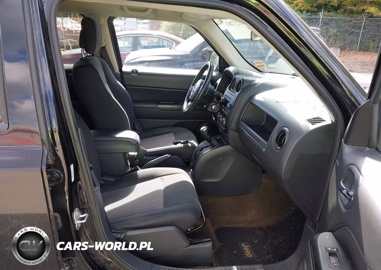2014 Jeep Patriot Latitude VIN:1C4NJRFB8ED693688 - 5