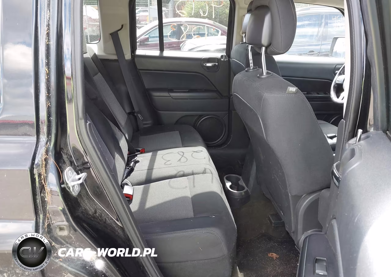 2014 Jeep Patriot Latitude VIN:1C4NJRFB8ED693688 - 8