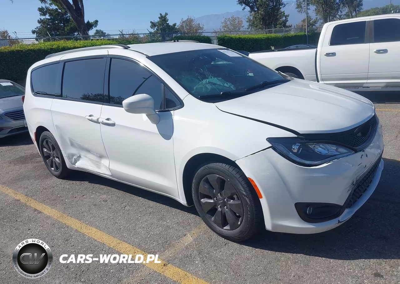 2020 Chrysler Pacifica Hybrid Touring L VIN:2C4RC1L74LR196211 - 1