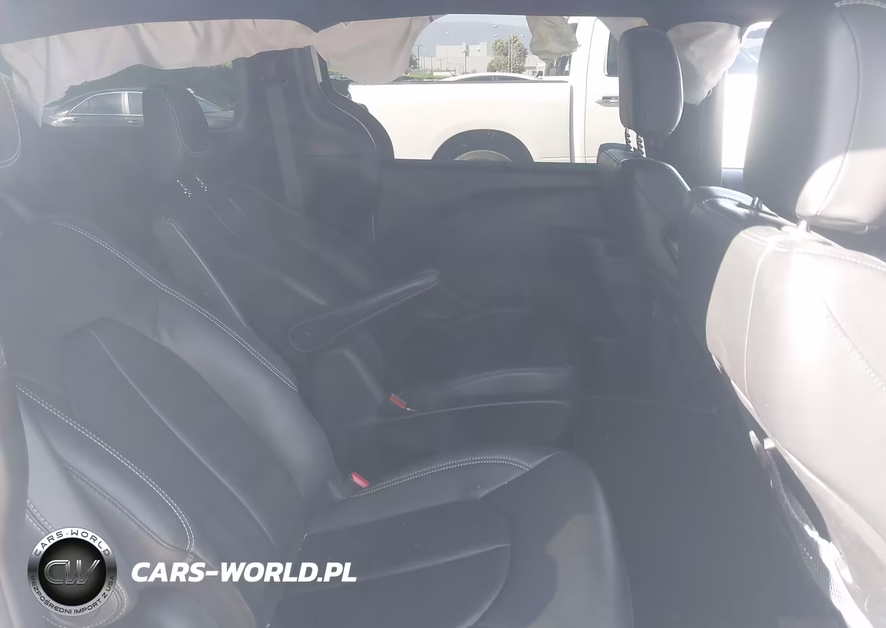 2020 Chrysler Pacifica Hybrid Touring L VIN:2C4RC1L74LR196211 - 8