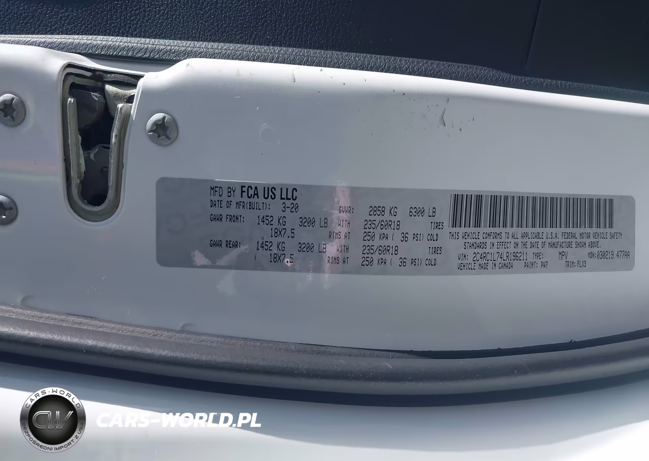 2020 Chrysler Pacifica Hybrid Touring L VIN:2C4RC1L74LR196211 - 9