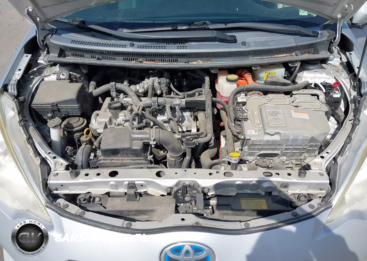2014 Toyota Prius C One VIN:JTDKDTB31E1565090 - 10