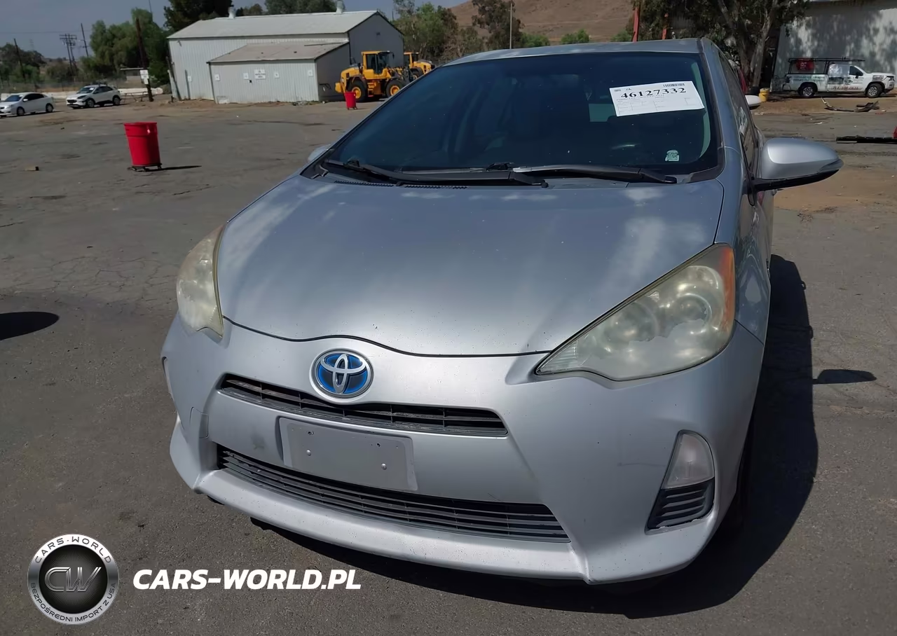 2014 Toyota Prius C One VIN:JTDKDTB31E1565090 - 6
